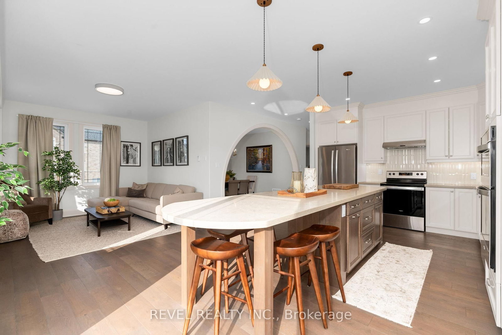 Detached House for sale at 51 Wood Crescent, Essa, Ontario, L3W 0M5 - Angus - MLS: N12881580