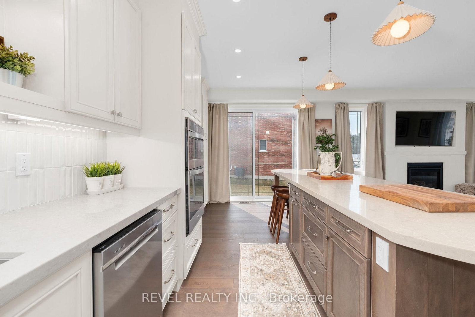 Detached House for sale at 51 Wood Crescent, Essa, Ontario, L3W 0M5 - Angus - MLS: N12881580