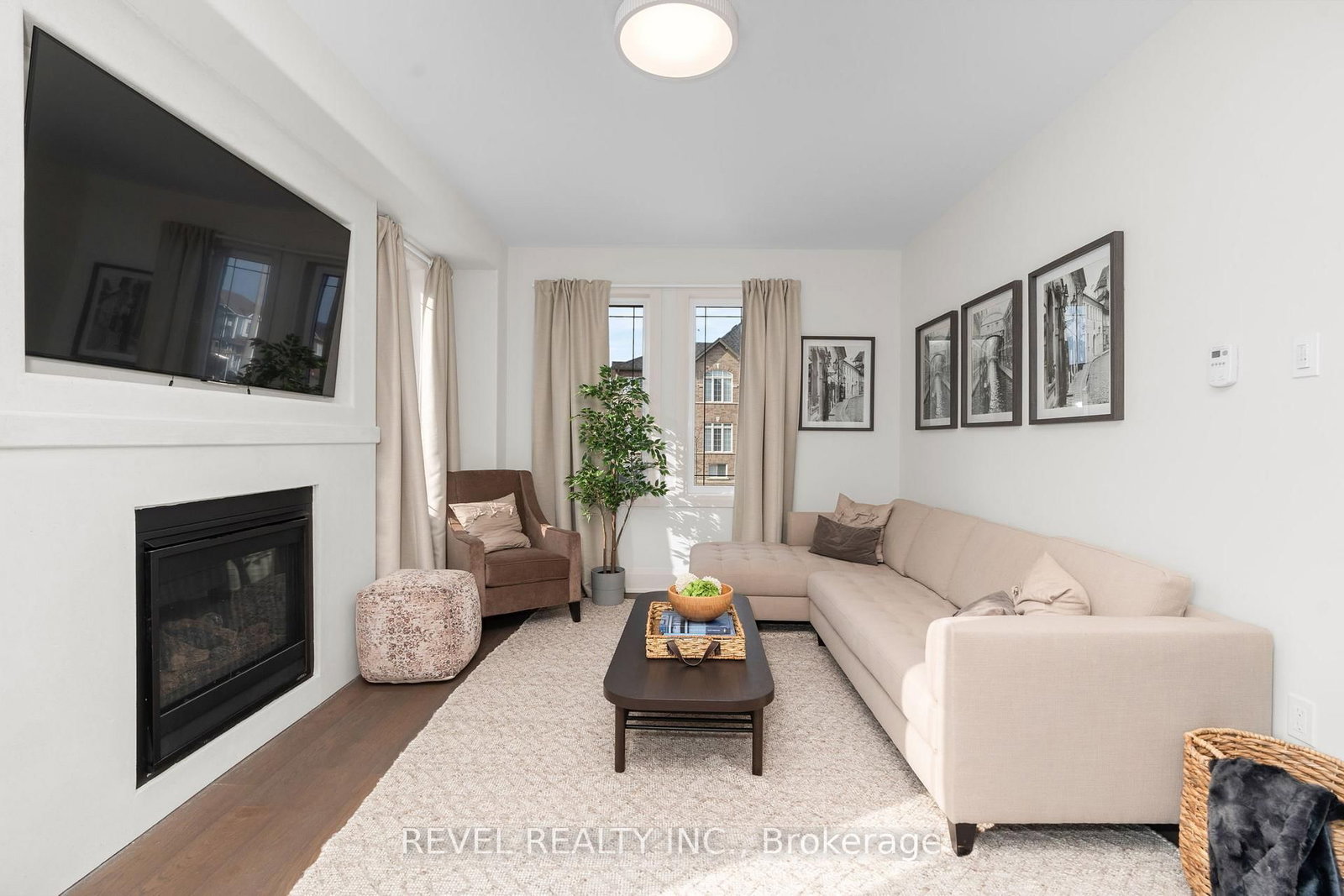 Detached House for sale at 51 Wood Crescent, Essa, Ontario, L3W 0M5 - Angus - MLS: N12881580