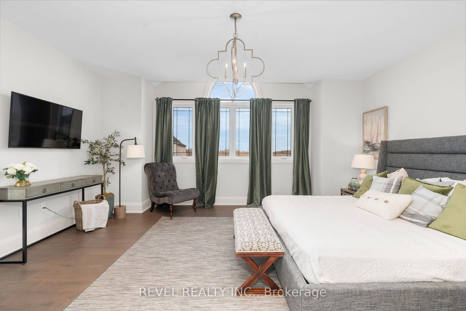 Detached House for sale at 51 Wood Crescent, Essa, Ontario, L3W 0M5 - Angus - MLS: N12881580