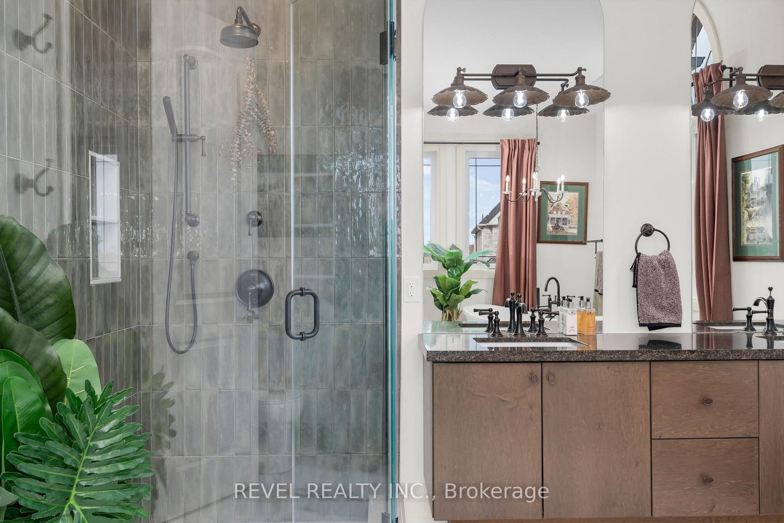 Detached House for sale at 51 Wood Crescent, Essa, Ontario, L3W 0M5 - Angus - MLS: N12881580