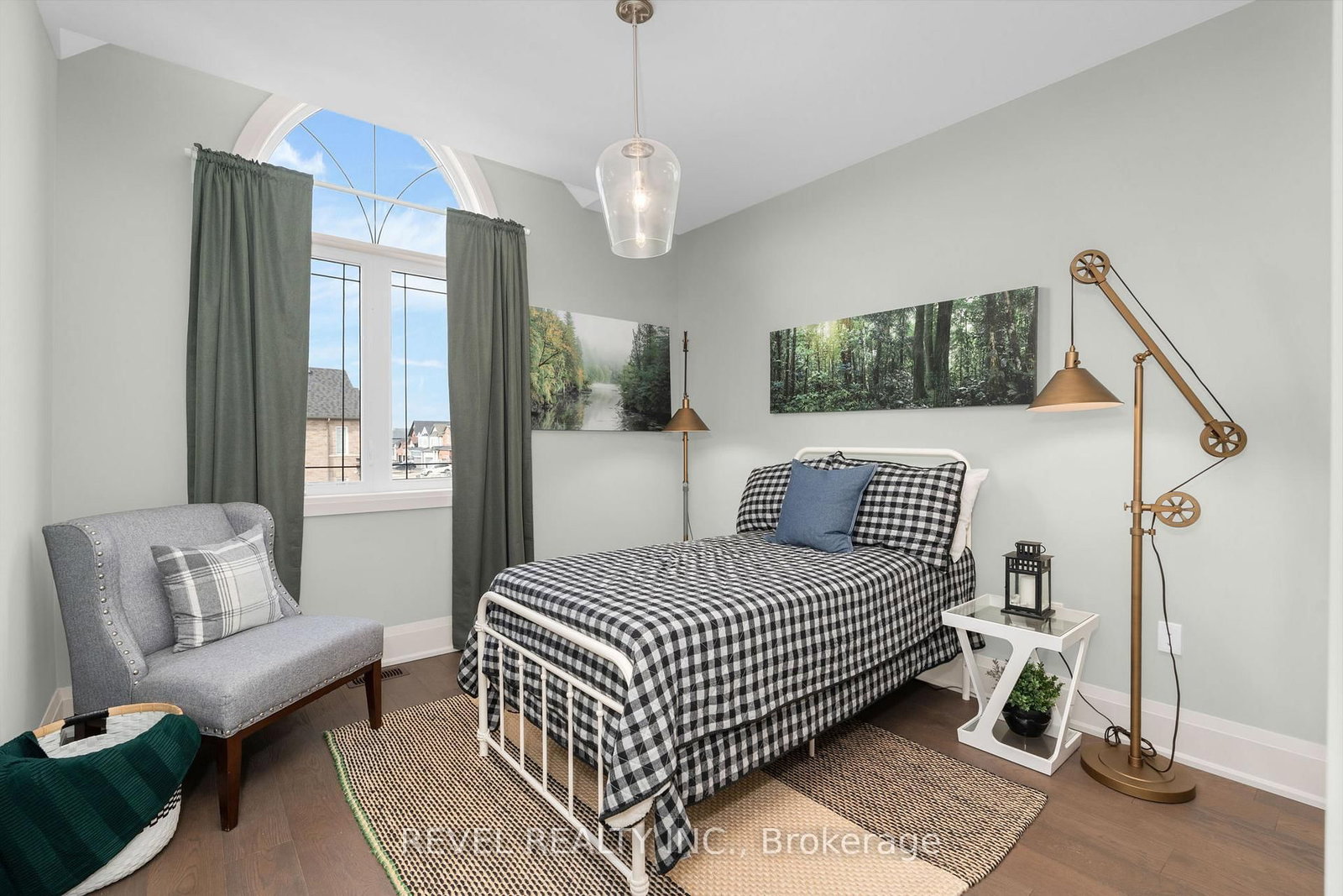 Detached House for sale at 51 Wood Crescent, Essa, Ontario, L3W 0M5 - Angus - MLS: N12881580