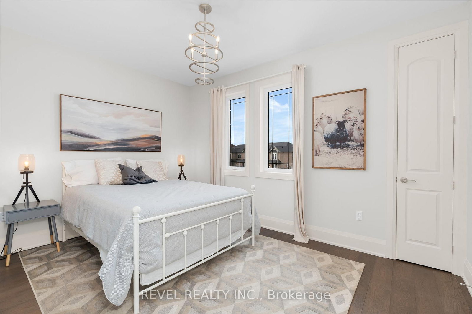 Detached House for sale at 51 Wood Crescent, Essa, Ontario, L3W 0M5 - Angus - MLS: N12881580