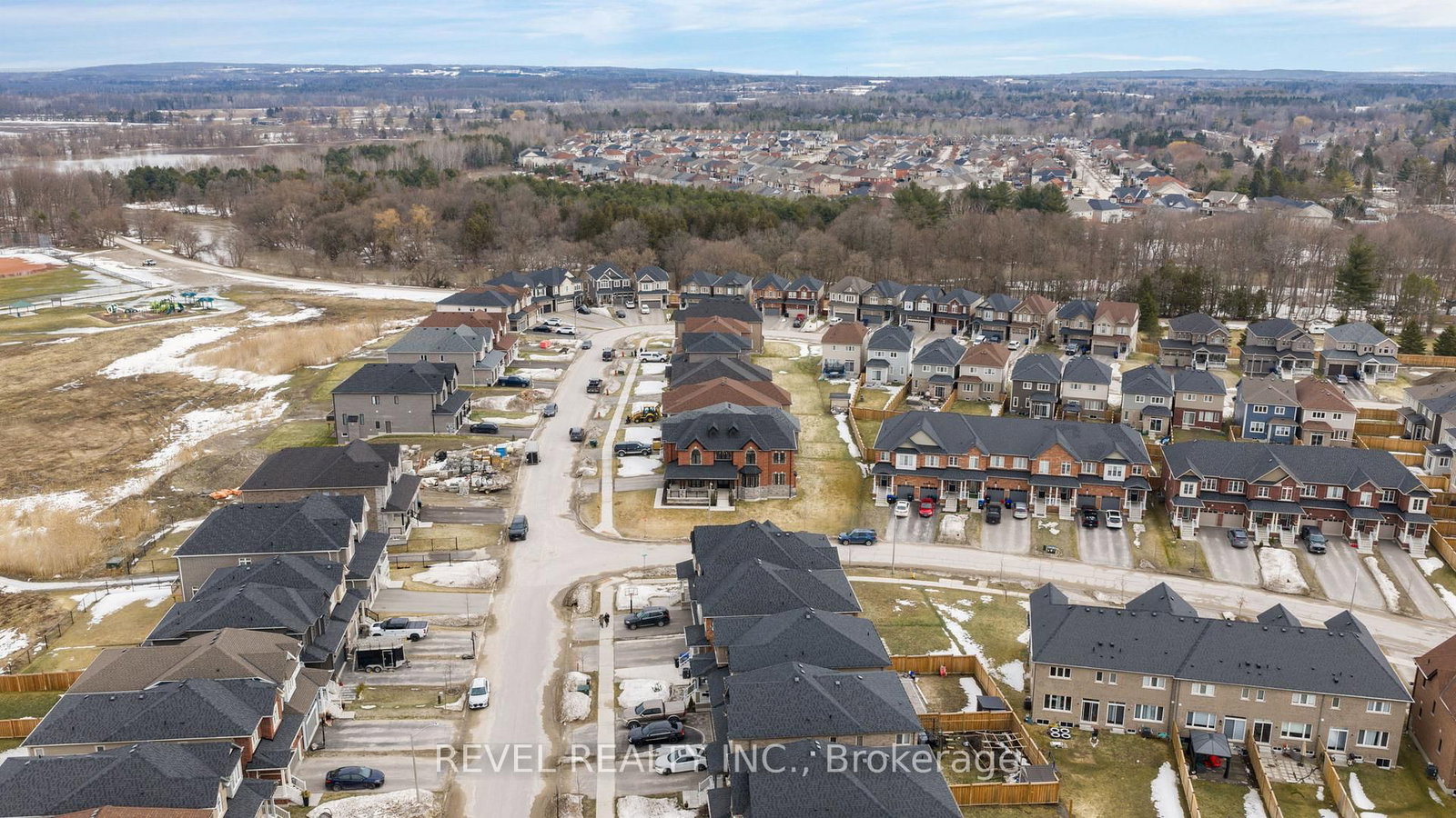 Detached House for sale at 51 Wood Crescent, Essa, Ontario, L3W 0M5 - Angus - MLS: N12881580