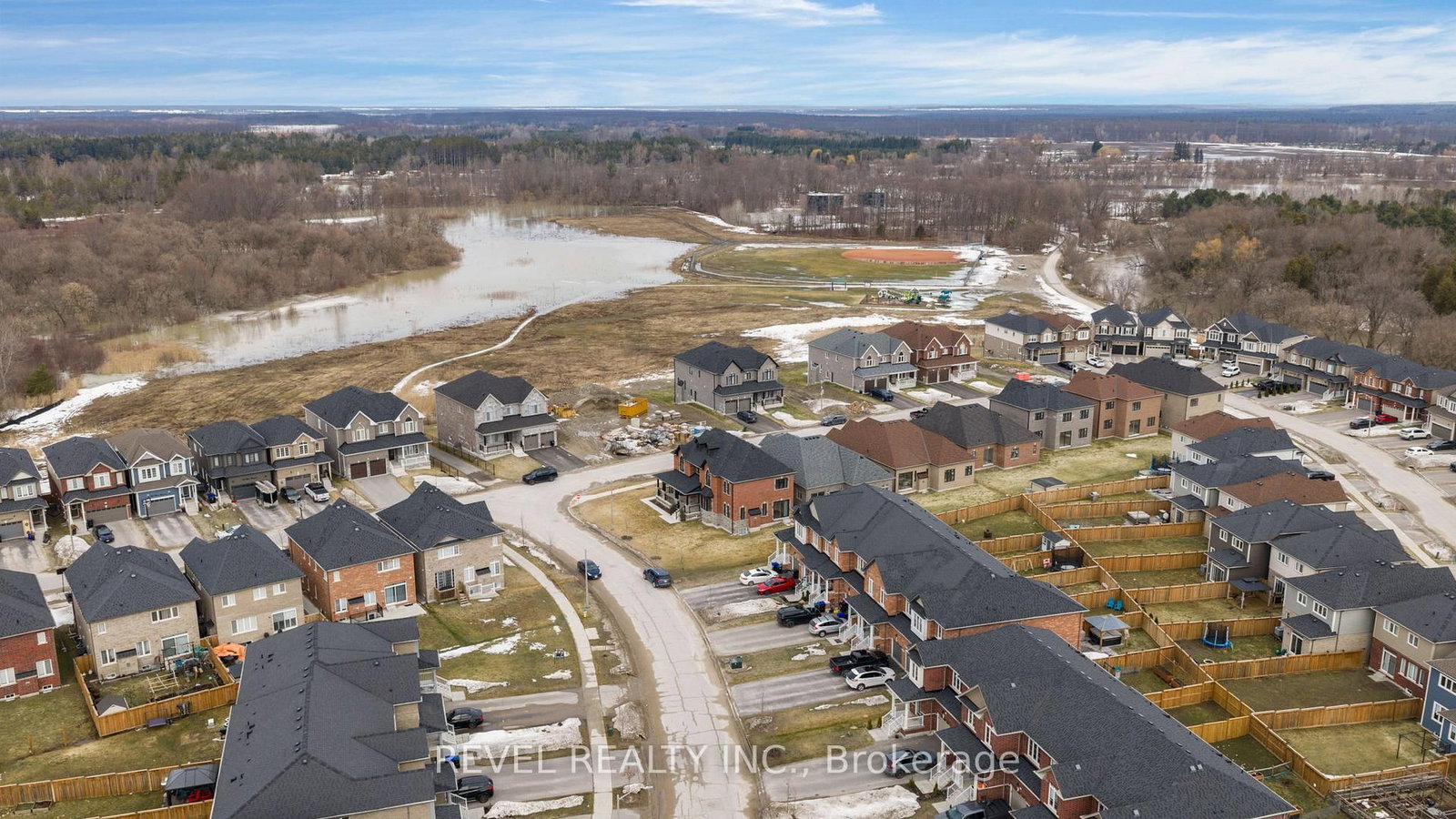 Detached House for sale at 51 Wood Crescent, Essa, Ontario, L3W 0M5 - Angus - MLS: N12881580