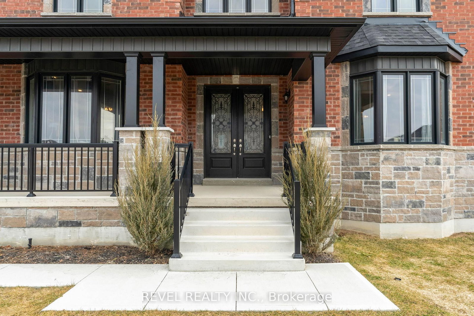 Detached House for sale at 51 Wood Crescent, Essa, Ontario, L3W 0M5 - Angus - MLS: N12881580