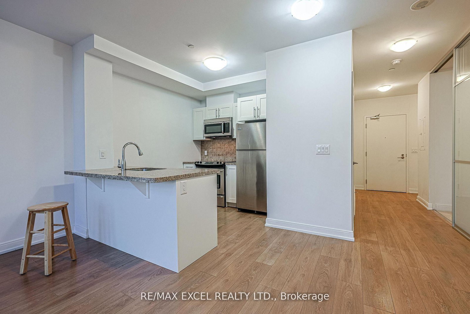 540 Bur Oak Avenue, Unit 733 - Photo 4