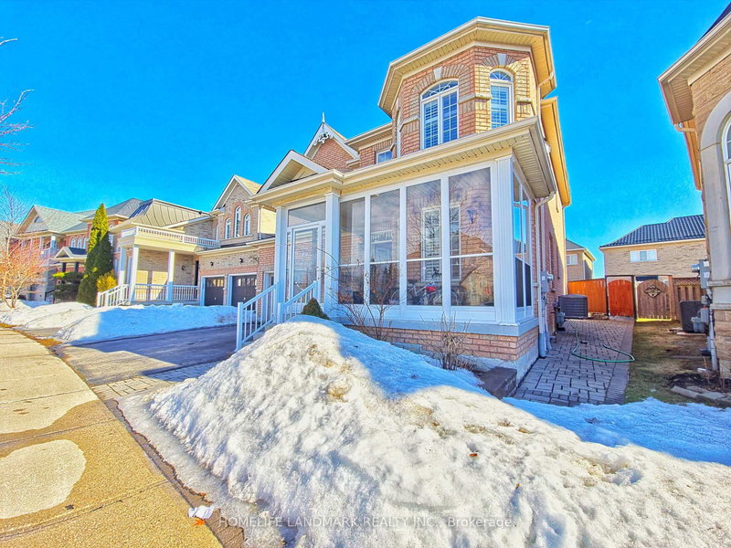 127 Rizal Ave, Markham, L6B 0E5 | Image 2