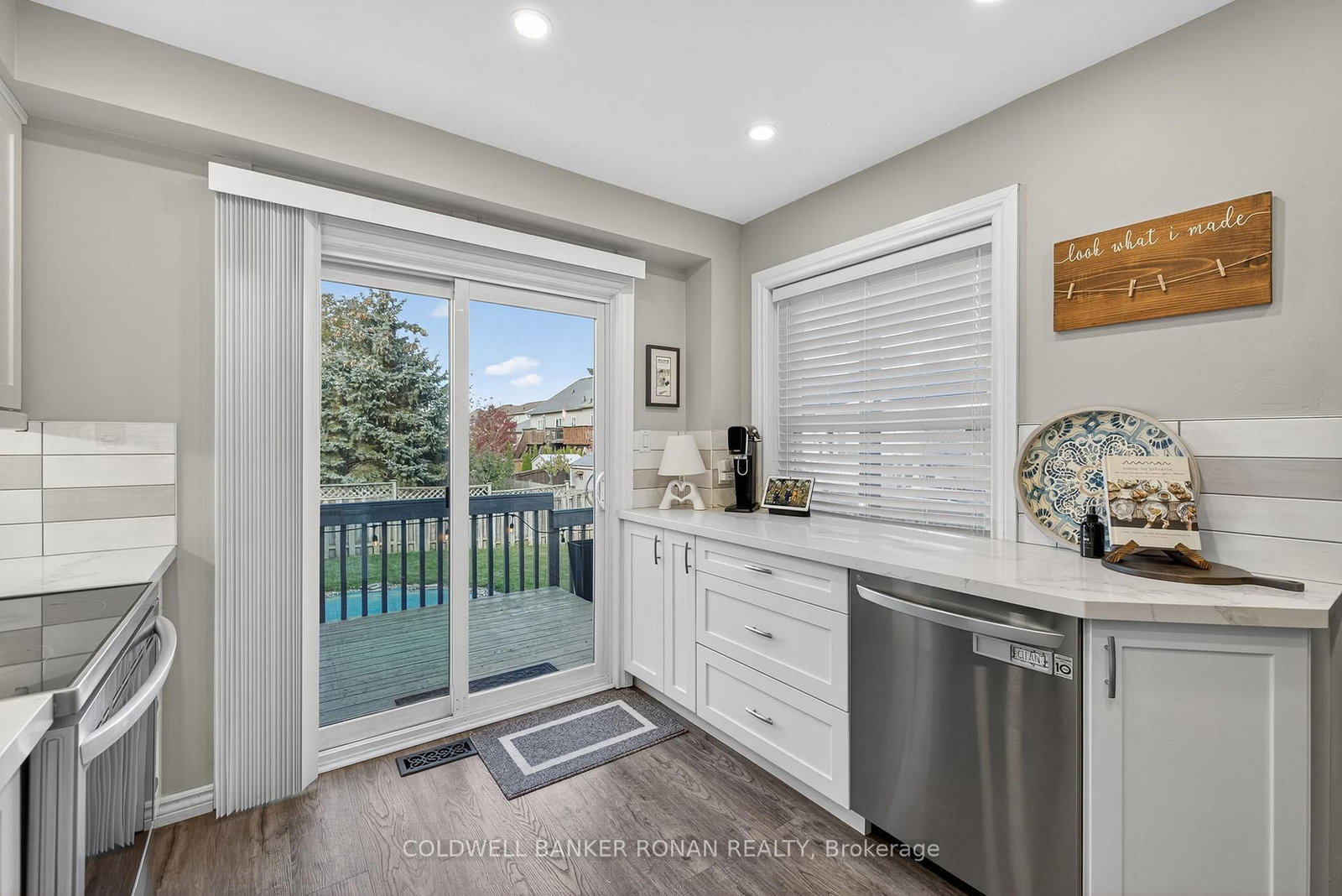 Detached House for sale at 82 Oak Street, New Tecumseth, Ontario, L9R 1P3 - Alliston - MLS: N12883364