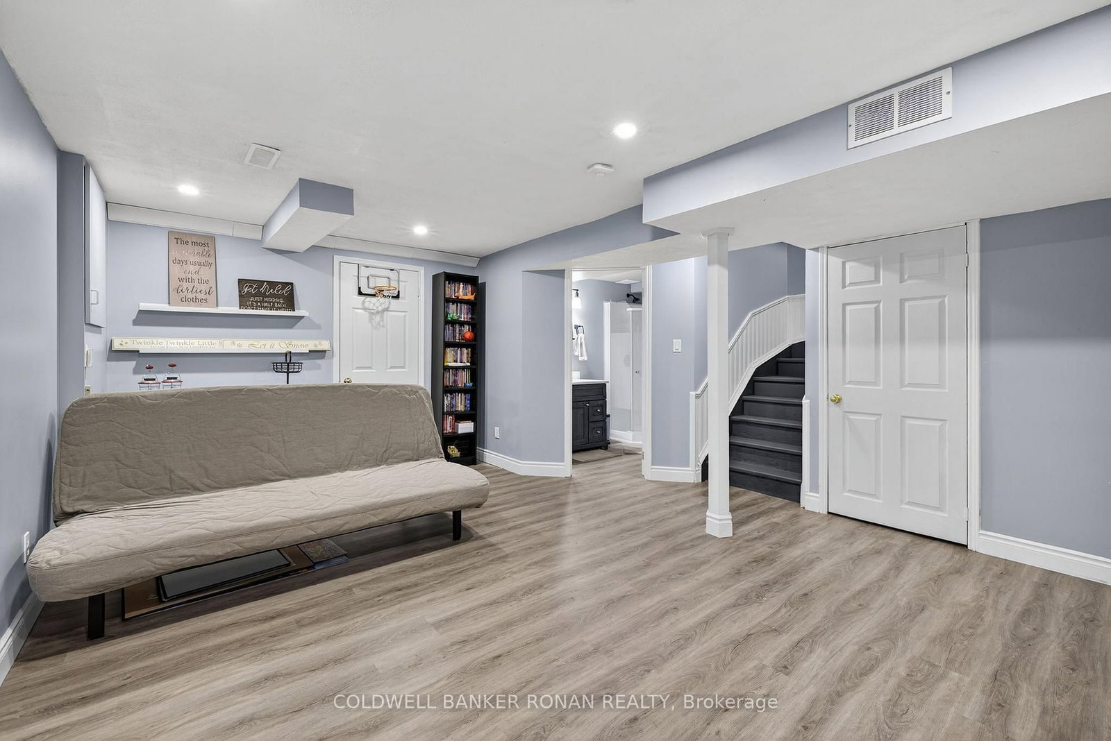 Detached House for sale at 82 Oak Street, New Tecumseth, Ontario, L9R 1P3 - Alliston - MLS: N12883364