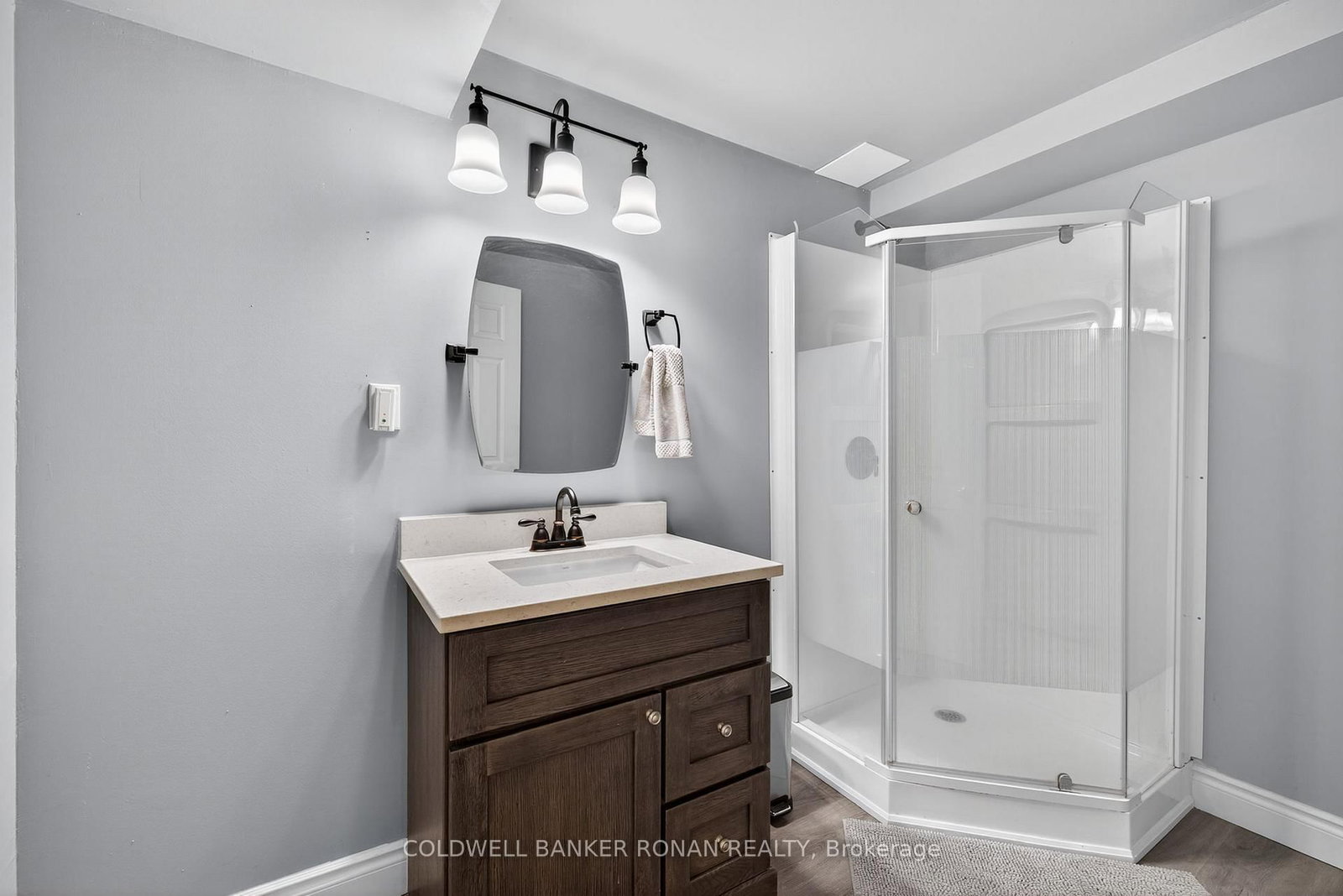 Detached House for sale at 82 Oak Street, New Tecumseth, Ontario, L9R 1P3 - Alliston - MLS: N12883364