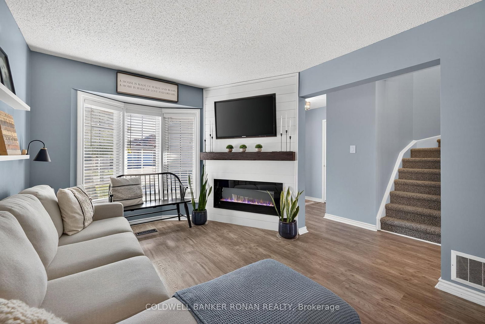 Detached House for sale at 82 Oak Street, New Tecumseth, Ontario, L9R 1P3 - Alliston - MLS: N12883364