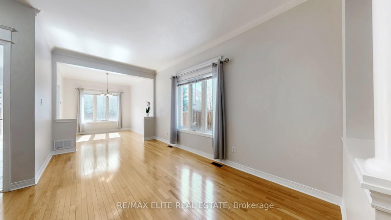 62 Macedonia Crt, Newmarket, L3X 2W8 | Image 3