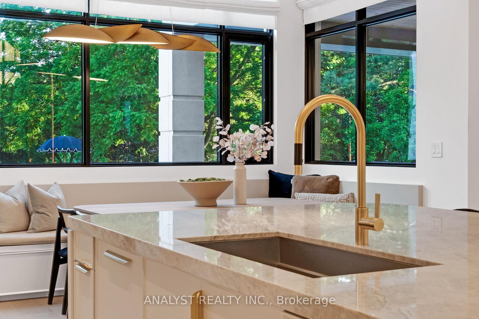 Detached House for sale at 81 Ellis Avenue, King, Ontario, L0G 1N0 - Nobleton - MLS: N12883984