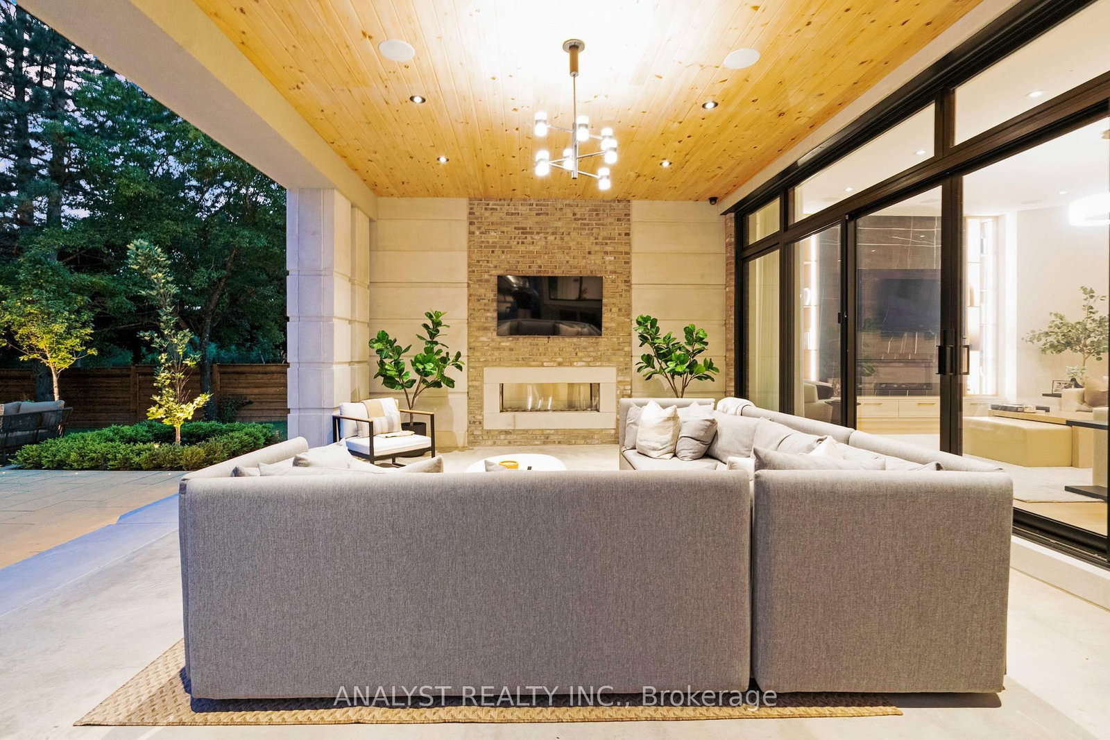 Detached House for sale at 81 Ellis Avenue, King, Ontario, L0G 1N0 - Nobleton - MLS: N12883984