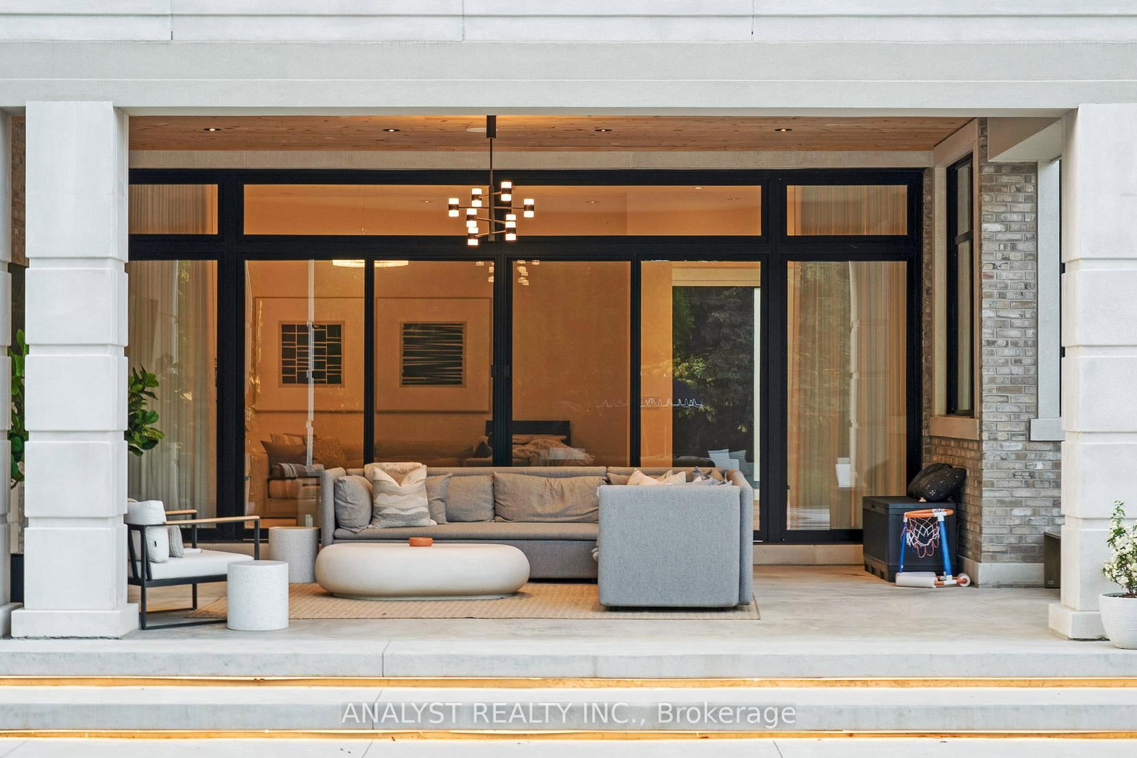 Detached House for sale at 81 Ellis Avenue, King, Ontario, L0G 1N0 - Nobleton - MLS: N12883984