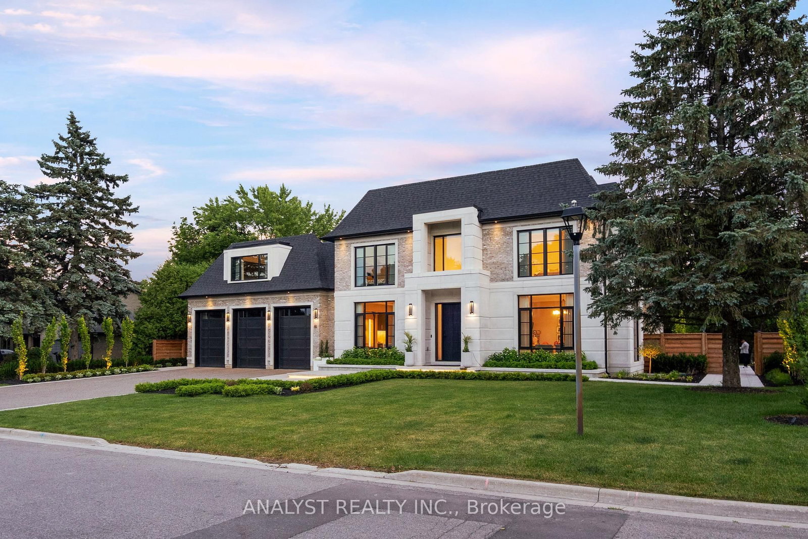 Detached House for sale at 81 Ellis Avenue, King, Ontario, L0G 1N0 - Nobleton - MLS: N12883984