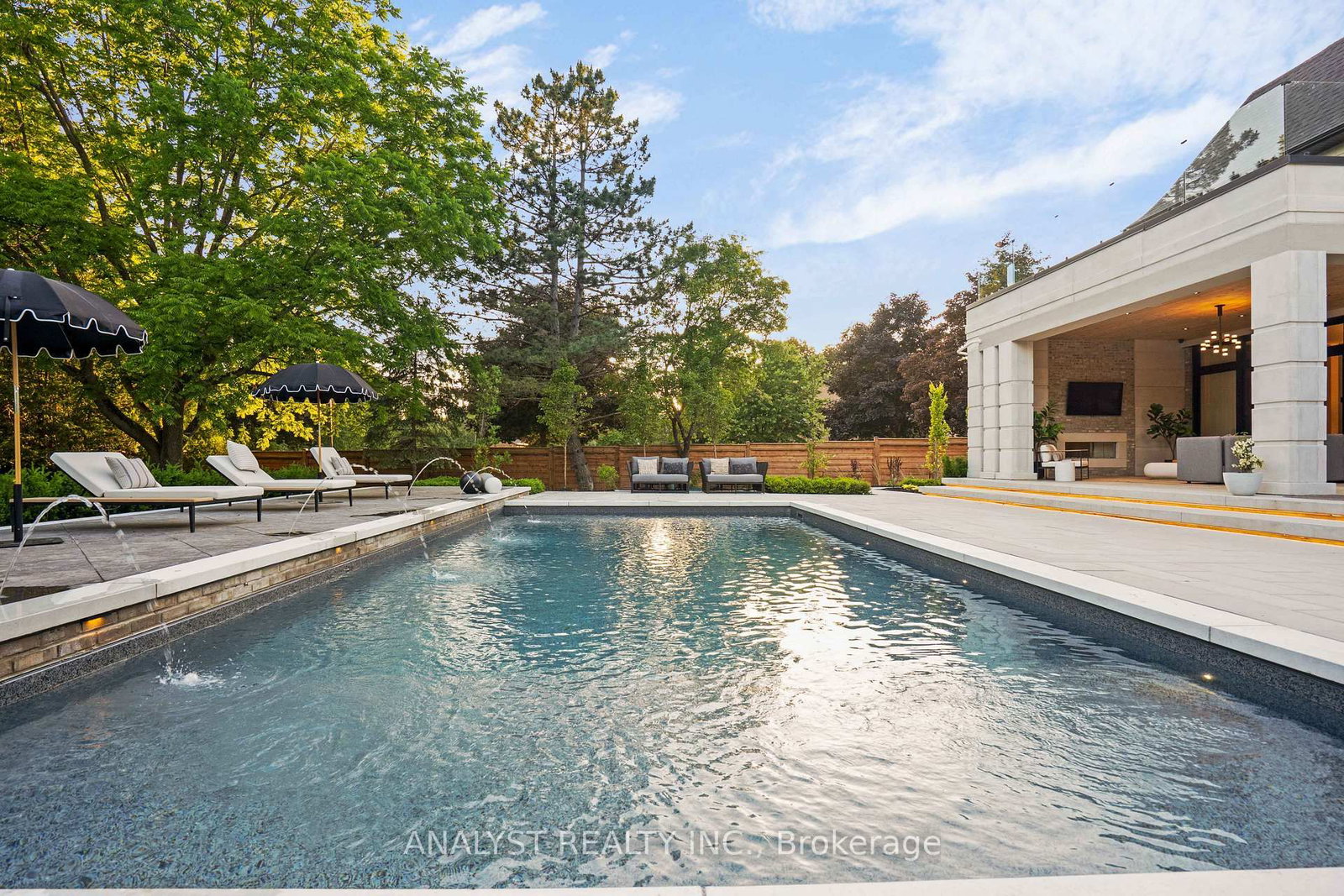 Detached House for sale at 81 Ellis Avenue, King, Ontario, L0G 1N0 - Nobleton - MLS: N12883984