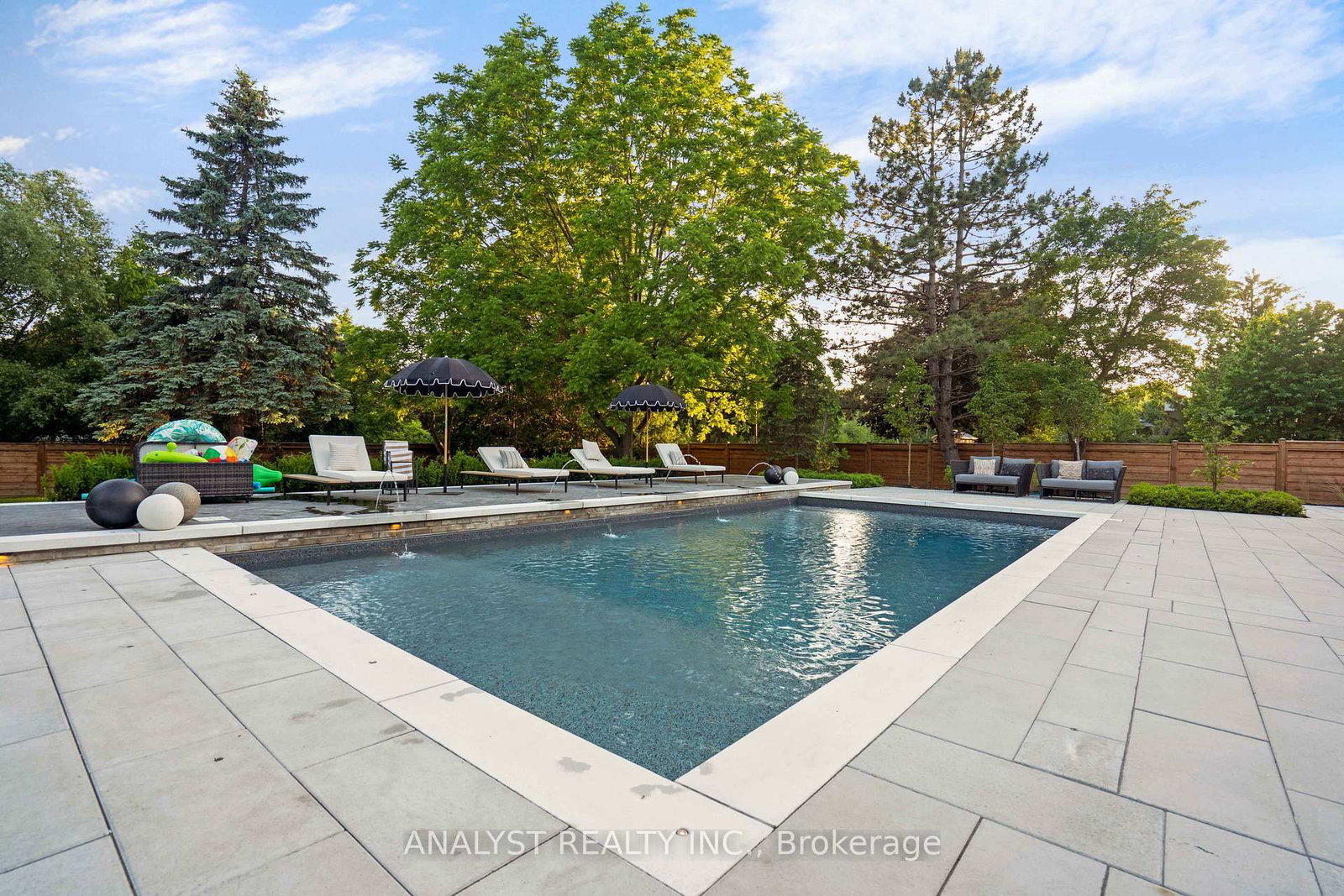 Detached House for sale at 81 Ellis Avenue, King, Ontario, L0G 1N0 - Nobleton - MLS: N12883984