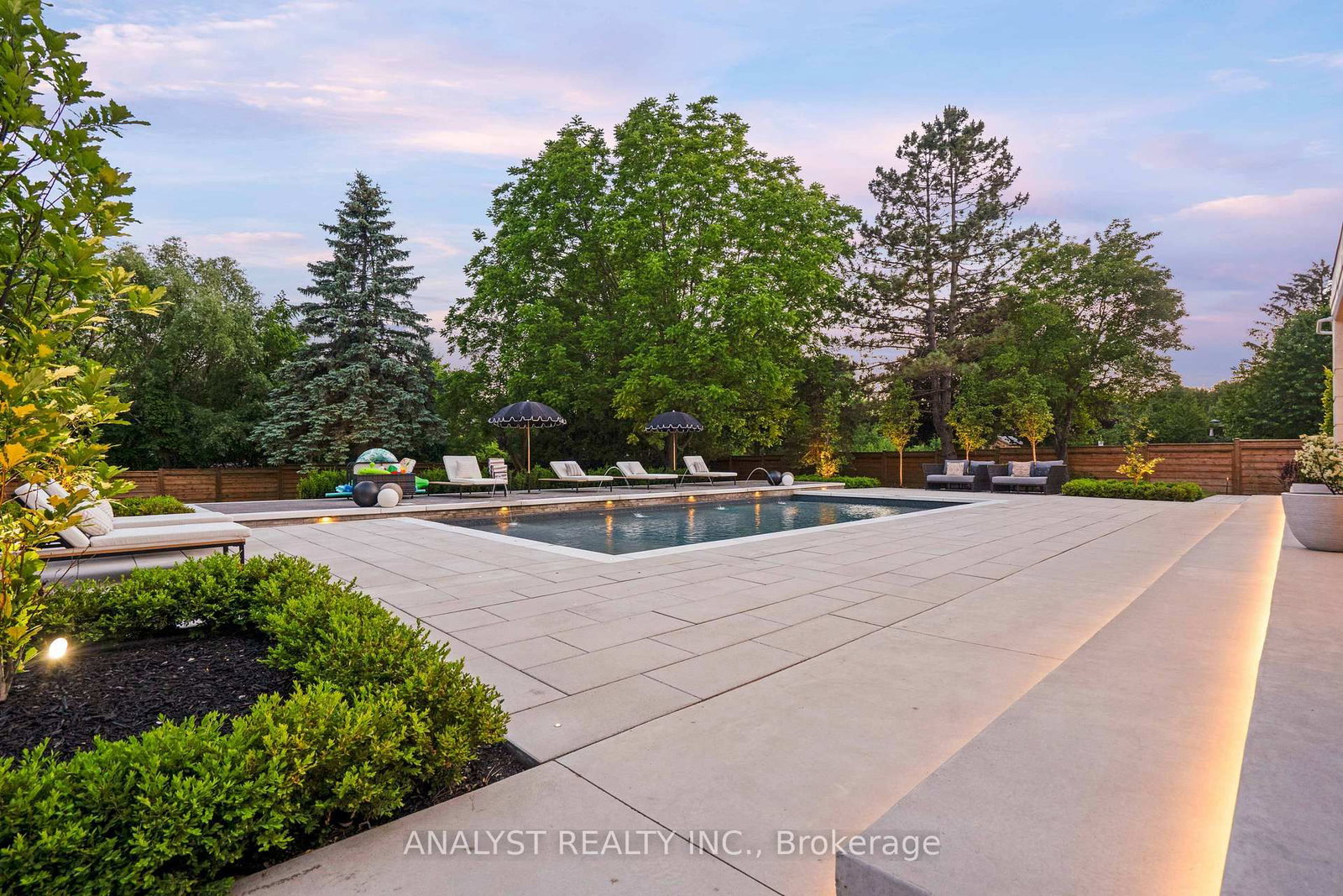 Detached House for sale at 81 Ellis Avenue, King, Ontario, L0G 1N0 - Nobleton - MLS: N12883984