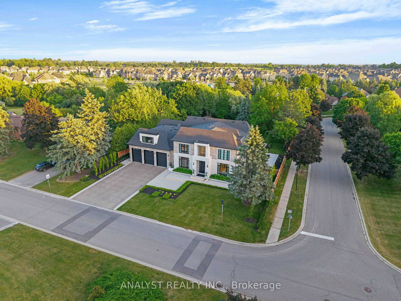 Detached House for sale at 81 Ellis Avenue, King, Ontario, L0G 1N0 - Nobleton - MLS: N12883984