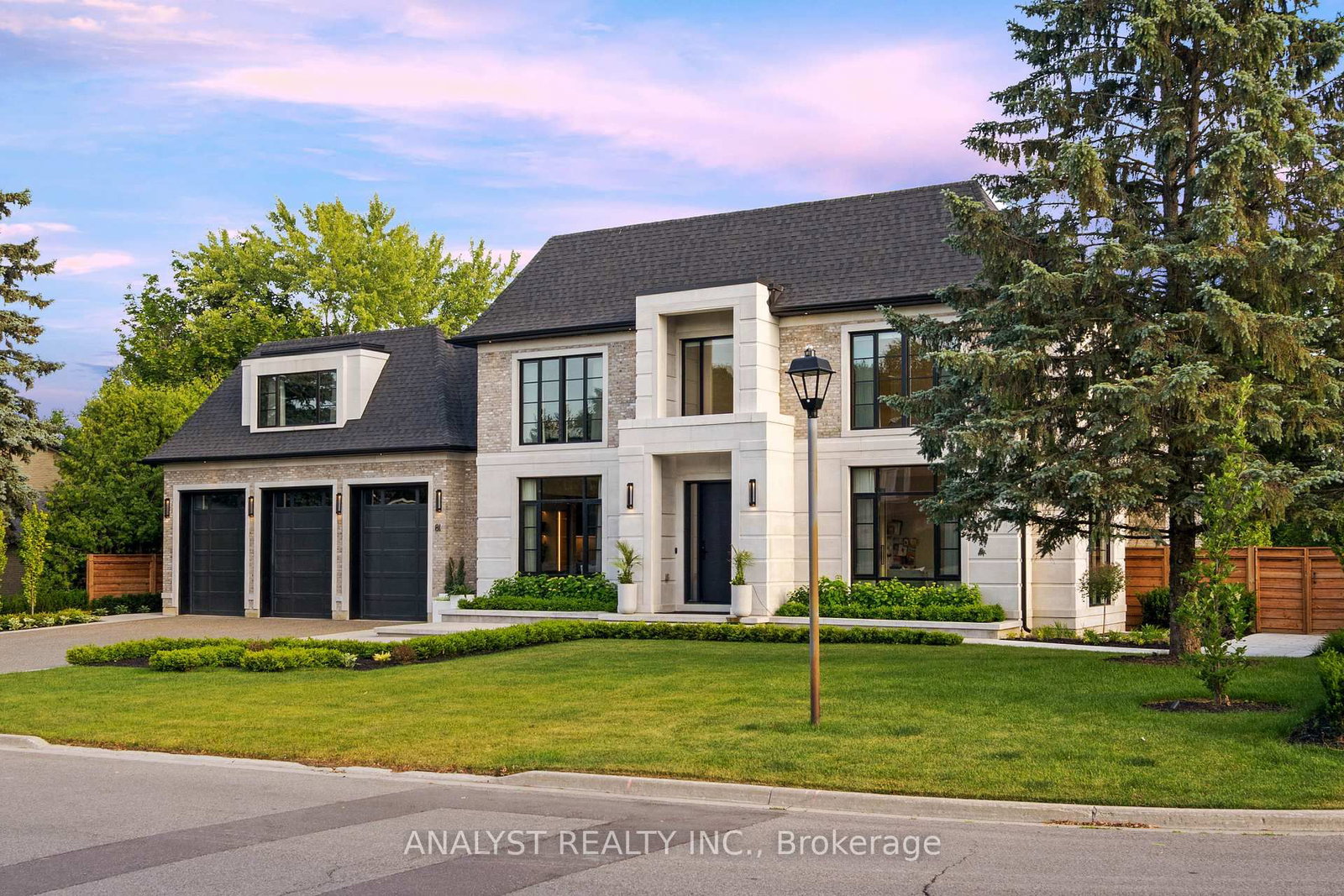 Detached House for sale at 81 Ellis Avenue, King, Ontario, L0G 1N0 - Nobleton - MLS: N12883984