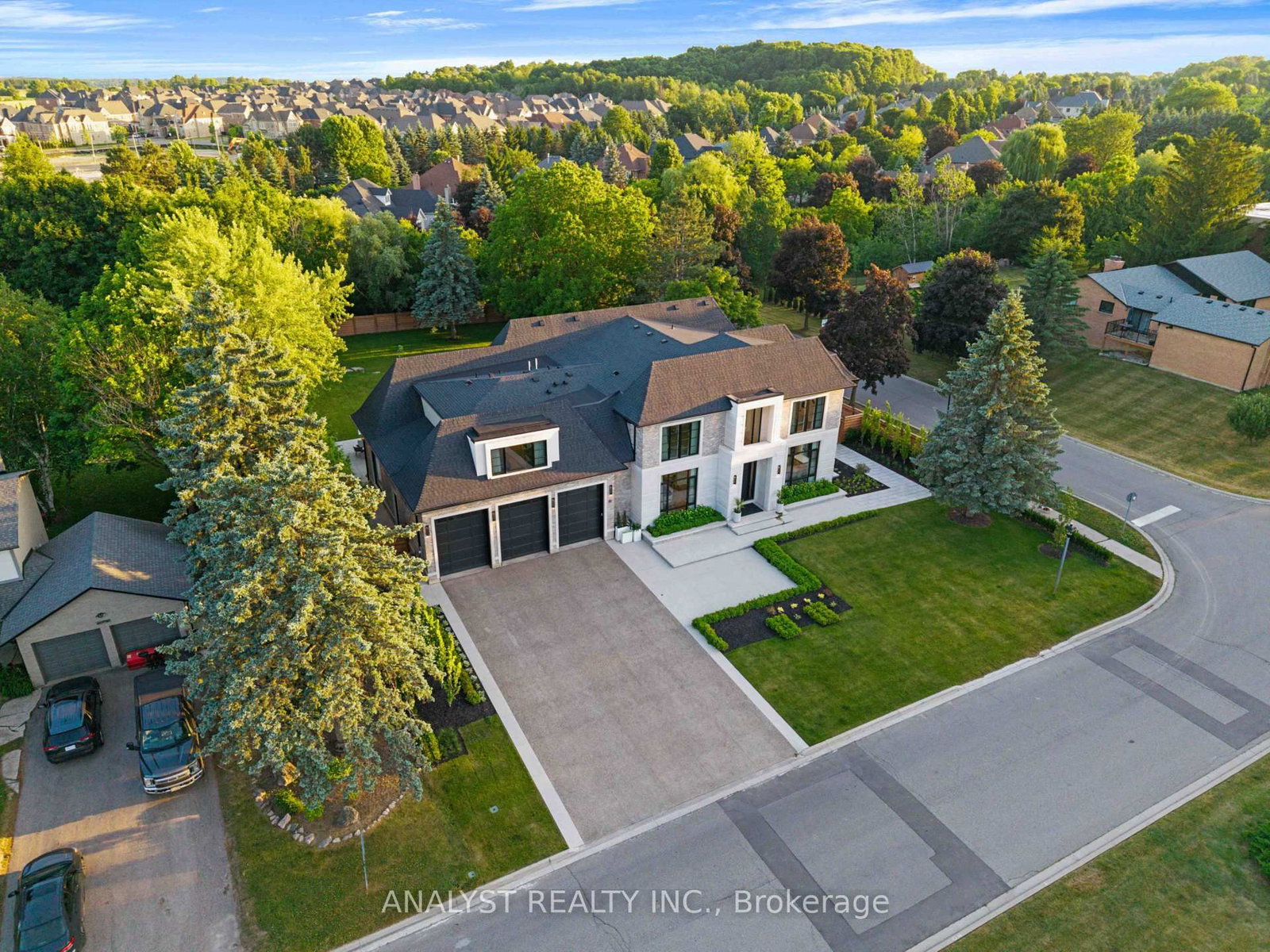 Detached House for sale at 81 Ellis Avenue, King, Ontario, L0G 1N0 - Nobleton - MLS: N12883984