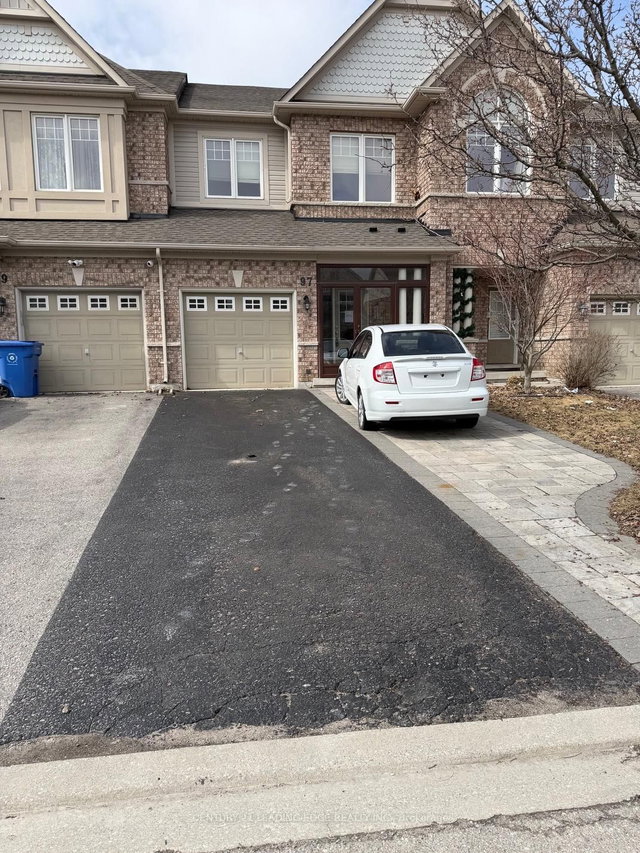 97 Thatcher Crescent