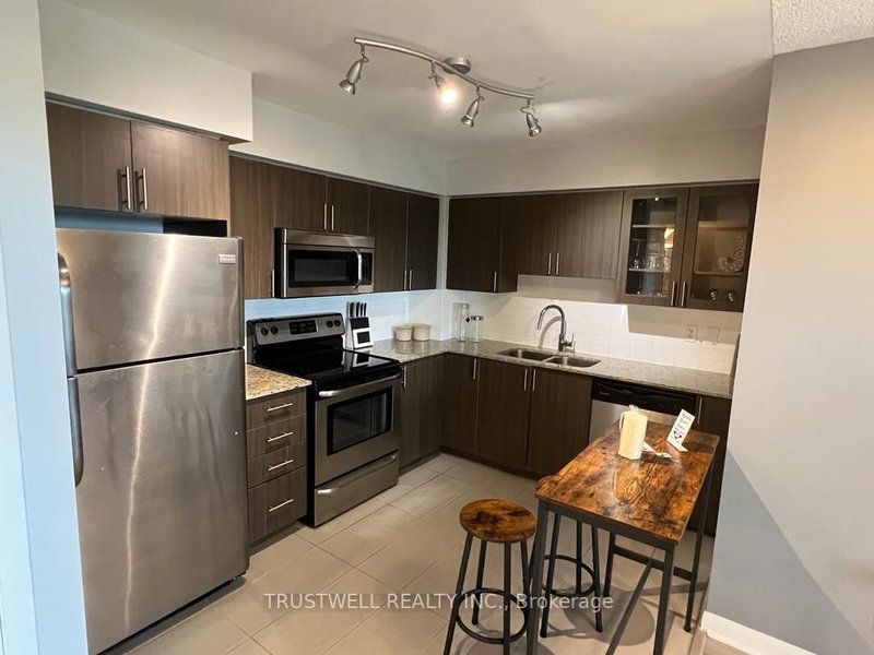 520 - 75 Norman Bethune Ave, Richmond Hill, L4B 0B6 | Image 2