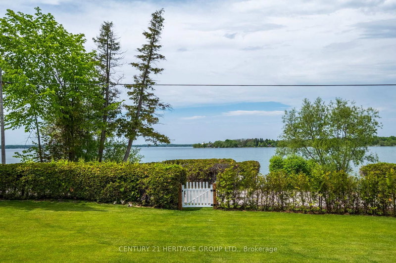 911 Lake Dr N, Georgina, L4P 3E9 | Image 2