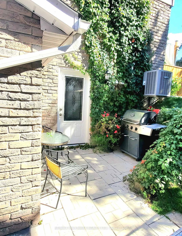 Walk out Basement - 928 Wayne Drive