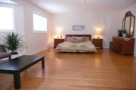 342 Brookside Rd, Richmond Hill, L4C0G6 | Image 3