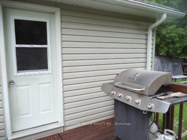 931 Goldie St, Innisfil, L0L 1C0 | Image 2