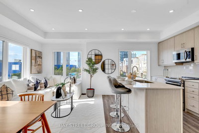 268 - 150 Honeycrisp Cres | Vaughan | Image