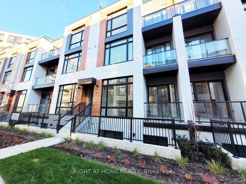 911 - 2 Steckley House Lane, Richmond Hill, L4S 0N4 | Image 2