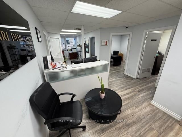 207 - 10212 Yonge St, Richmond Hill, L4C 3B6 | Image 2