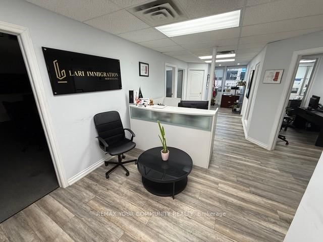 207 - 10212 Yonge St, Richmond Hill, L4C 3B6 | Image 3