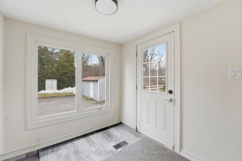 83 Industrial Pkwy S, Aurora, L4G 3V5 | Image 3