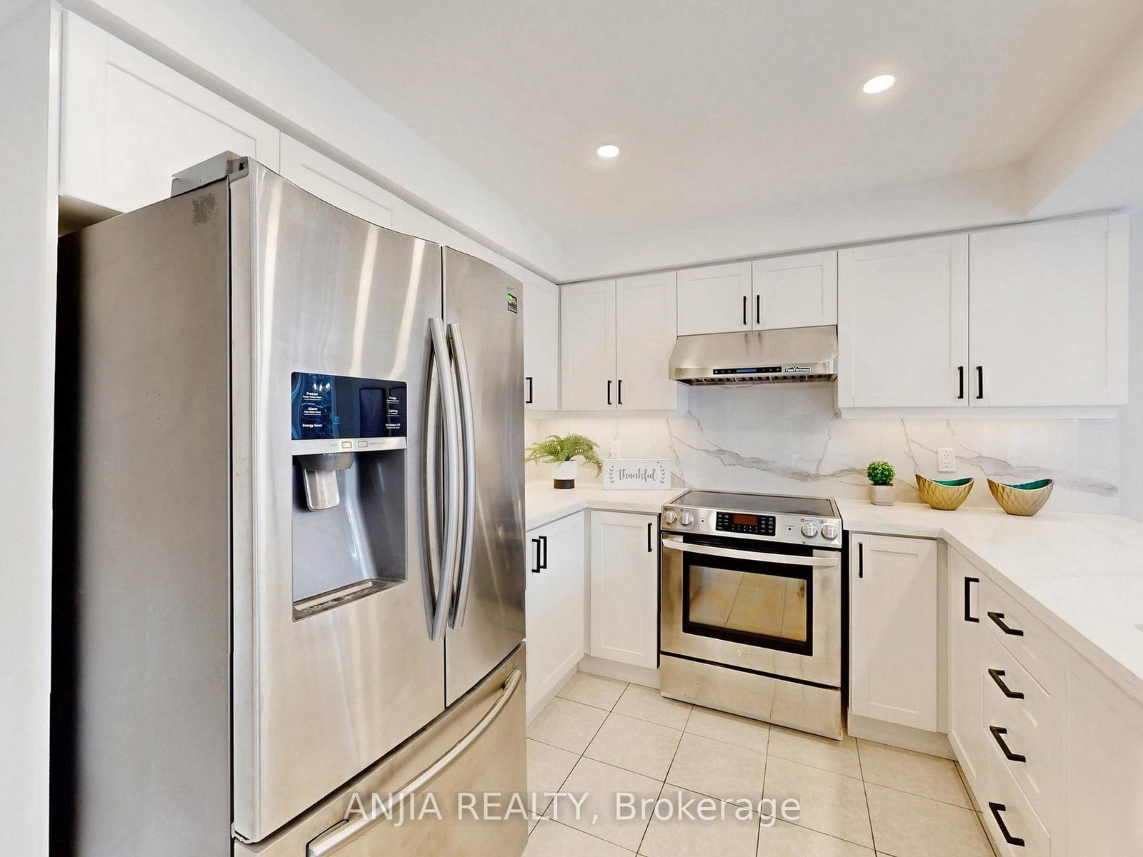 Detached House for sale at 43 Leno Mills Avenue, Richmond Hill, Ontario, L4S 1C2 - Devonsleigh - MLS: N12886264