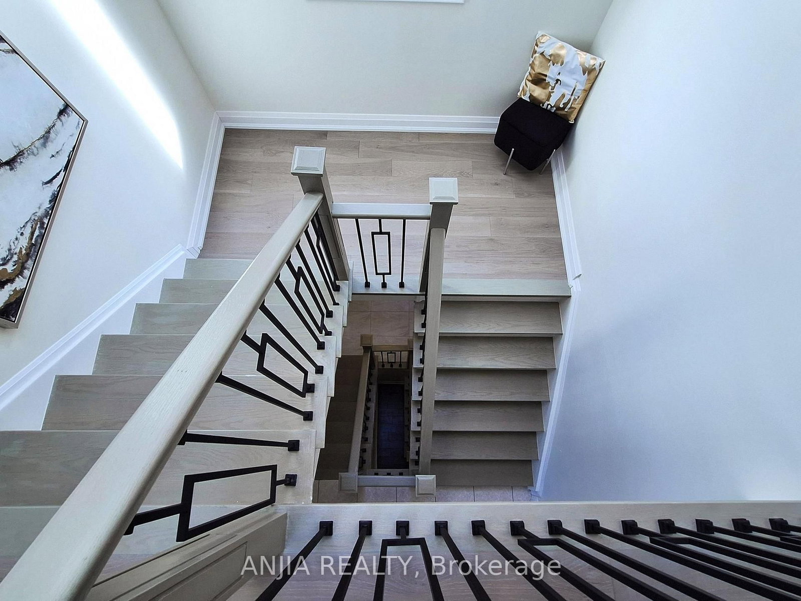 Detached House for sale at 43 Leno Mills Avenue, Richmond Hill, Ontario, L4S 1C2 - Devonsleigh - MLS: N12886264