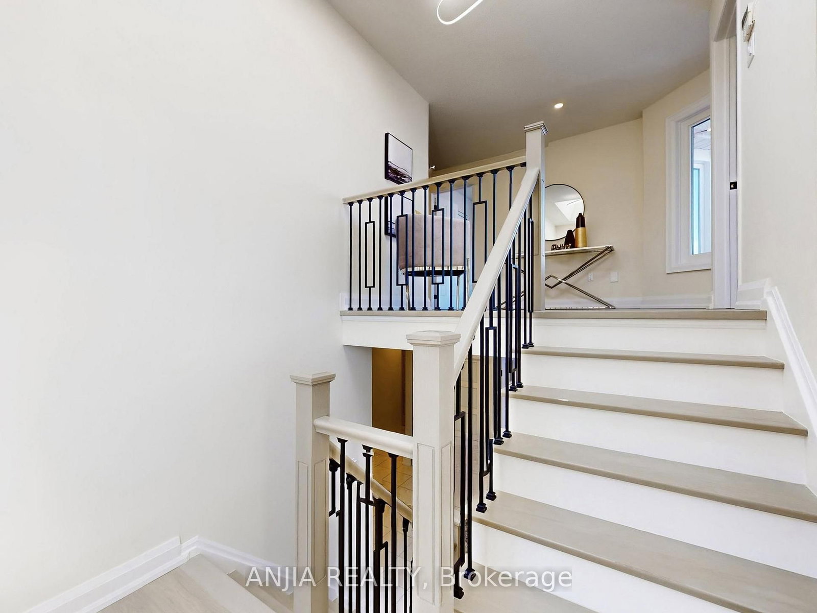 Detached House for sale at 43 Leno Mills Avenue, Richmond Hill, Ontario, L4S 1C2 - Devonsleigh - MLS: N12886264