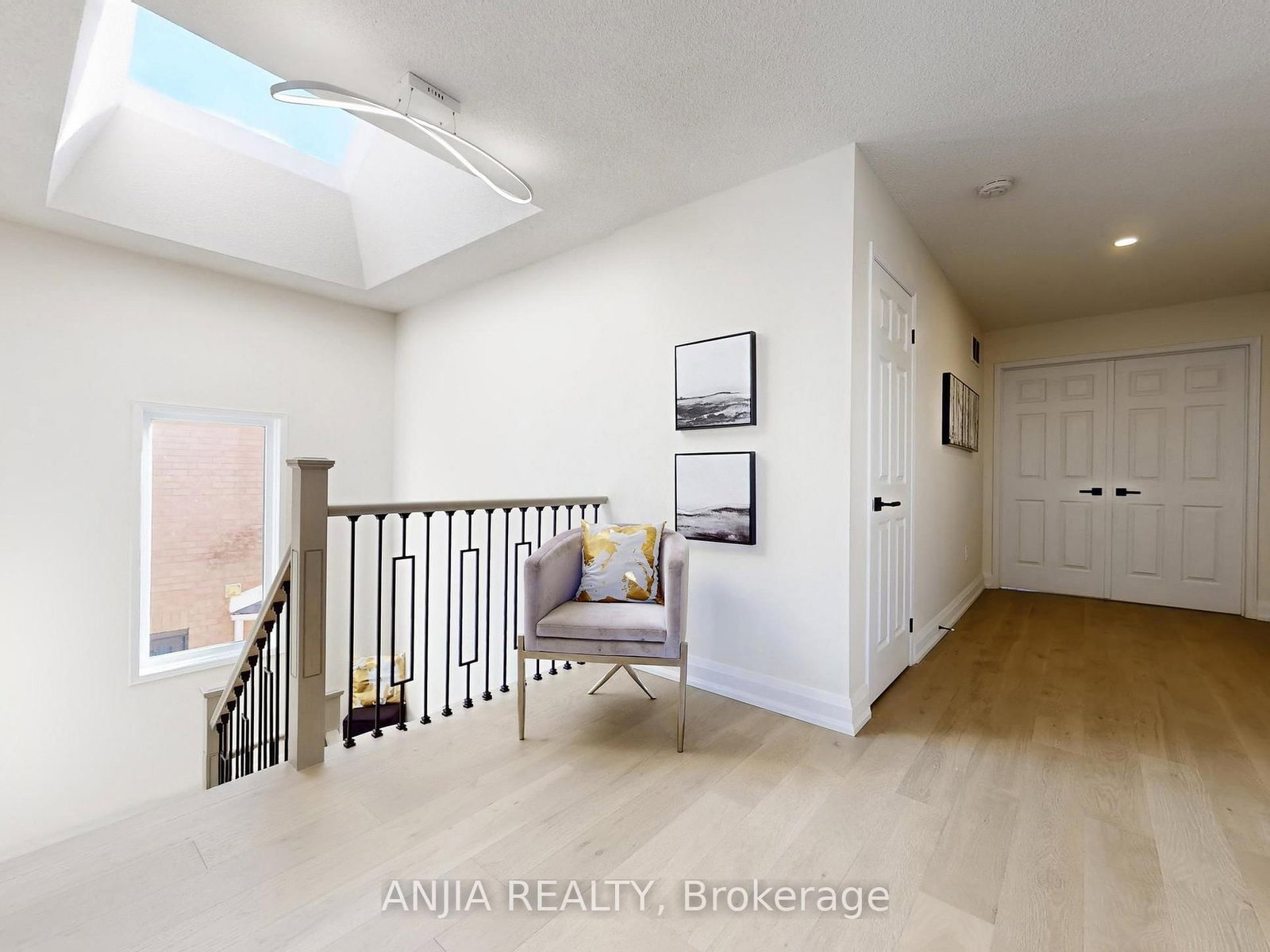 Detached House for sale at 43 Leno Mills Avenue, Richmond Hill, Ontario, L4S 1C2 - Devonsleigh - MLS: N12886264