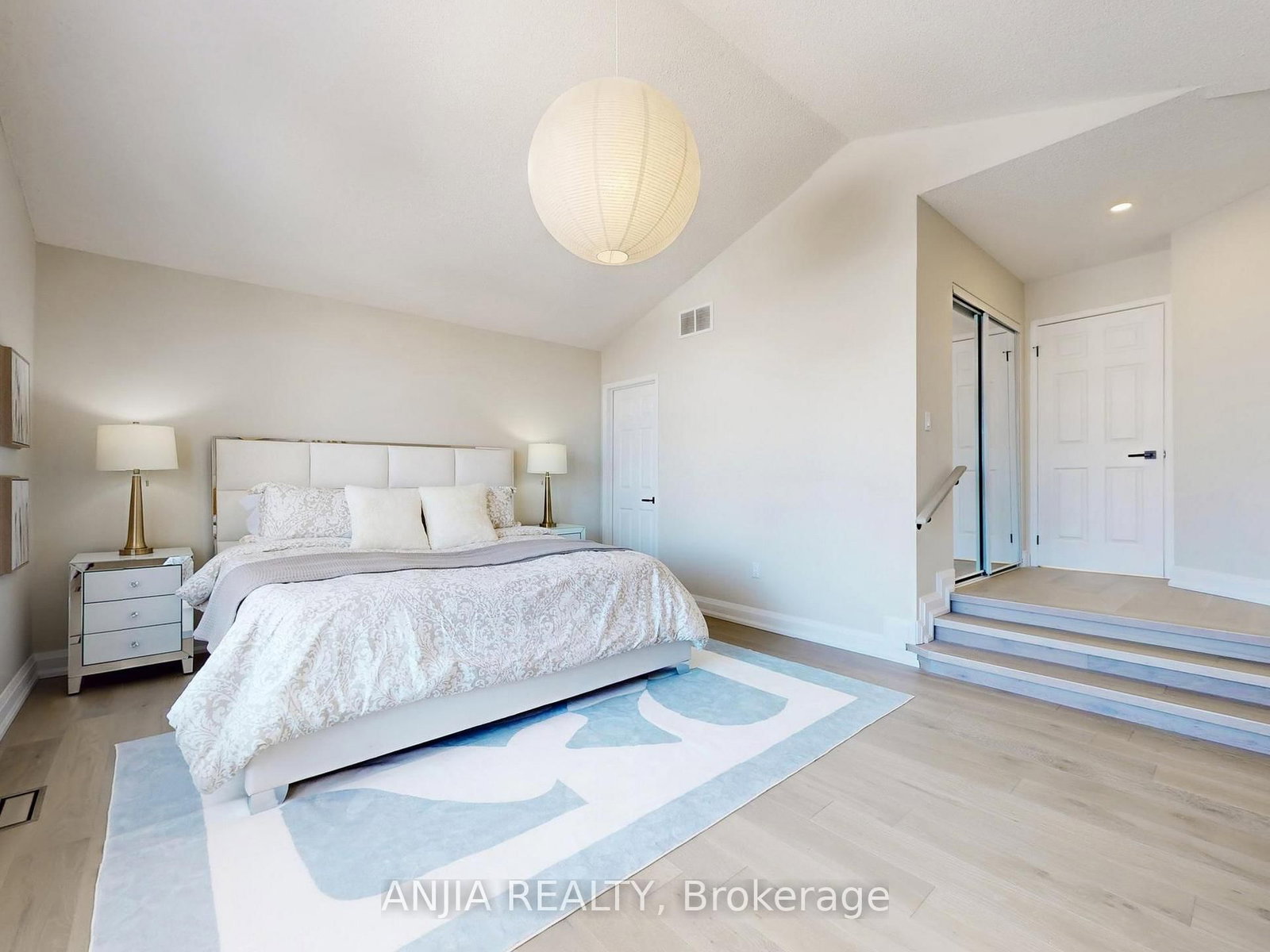 Detached House for sale at 43 Leno Mills Avenue, Richmond Hill, Ontario, L4S 1C2 - Devonsleigh - MLS: N12886264