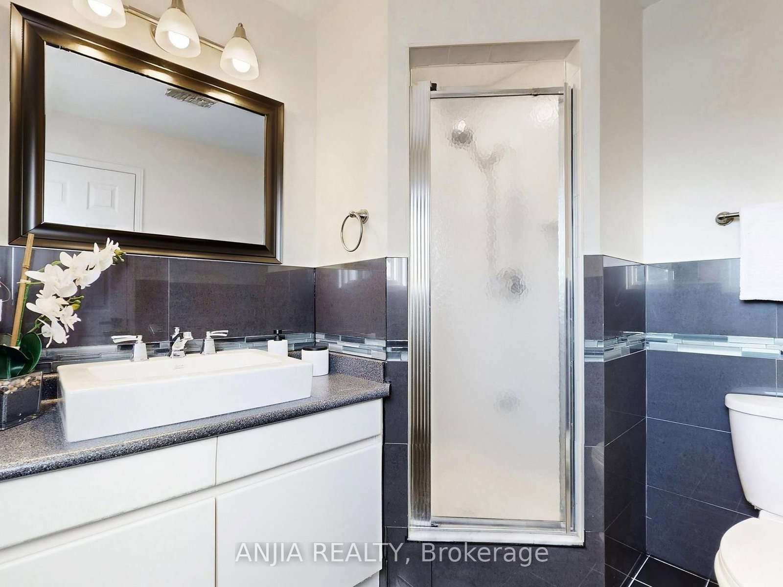 Detached House for sale at 43 Leno Mills Avenue, Richmond Hill, Ontario, L4S 1C2 - Devonsleigh - MLS: N12886264