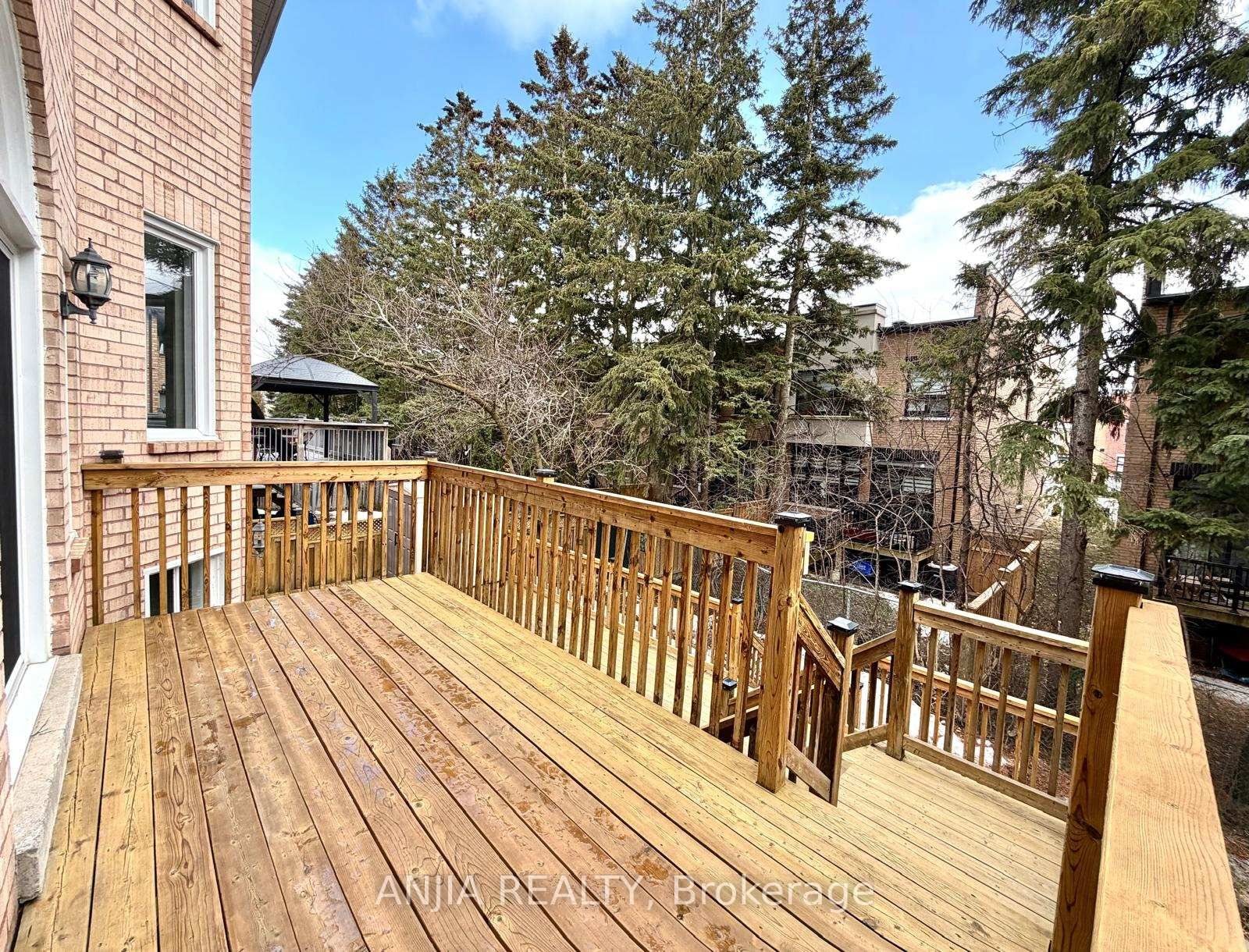 Detached House for sale at 43 Leno Mills Avenue, Richmond Hill, Ontario, L4S 1C2 - Devonsleigh - MLS: N12886264