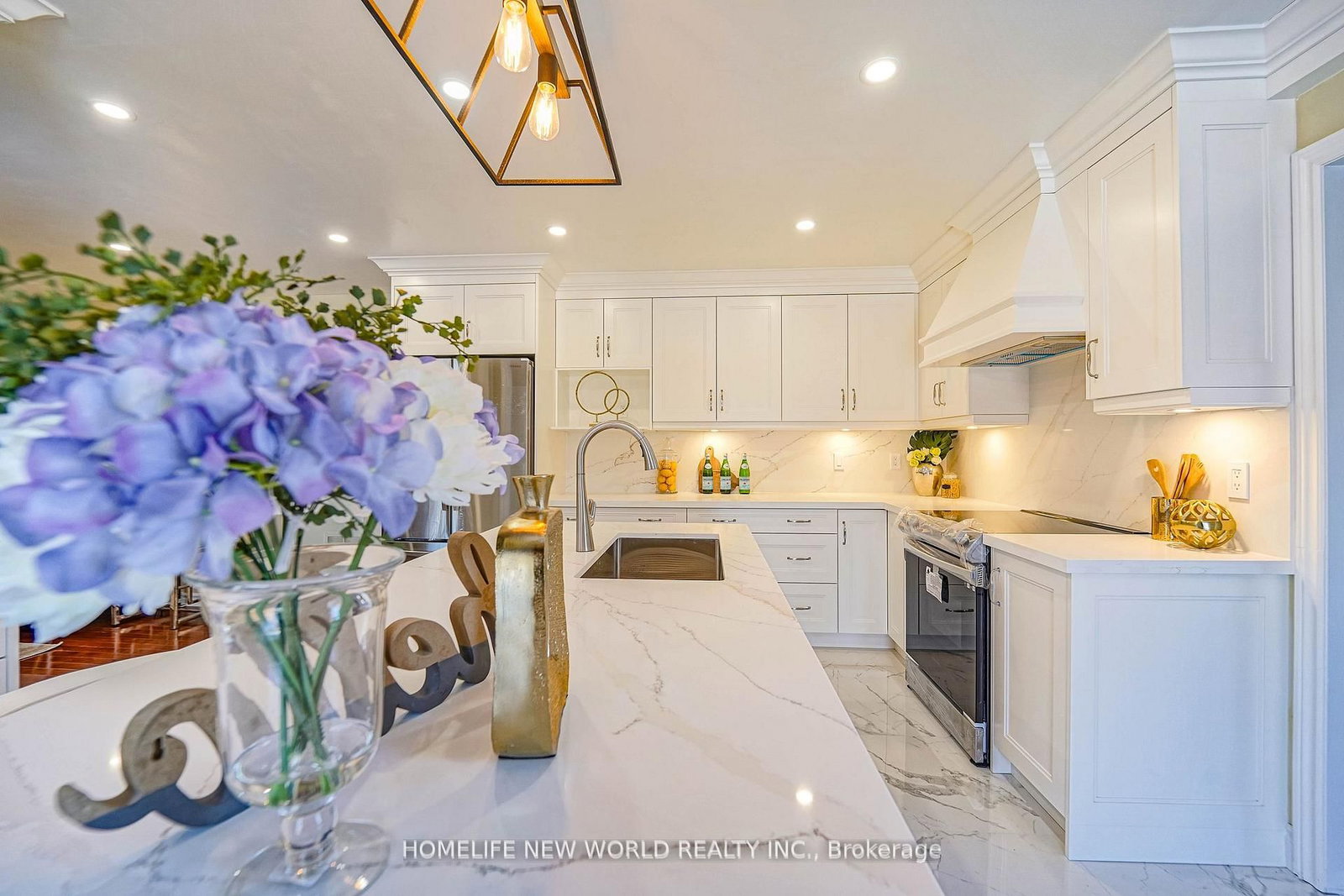 Detached House for sale at 15 Marylebone Crescent, Richmond Hill, Ontario, L4E 2L5 - Oak Ridges Lake Wilcox - MLS: N12886826