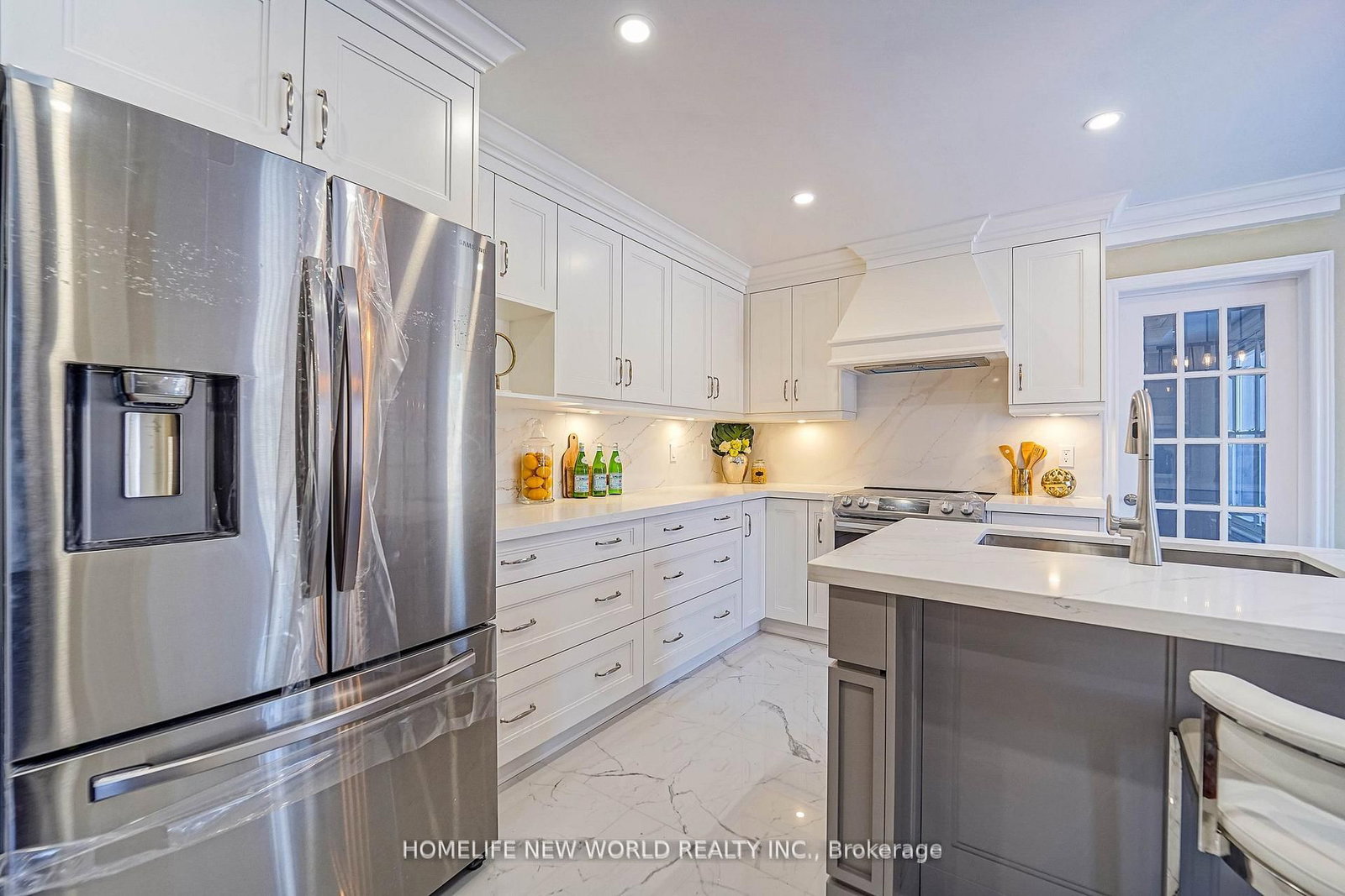 Detached House for sale at 15 Marylebone Crescent, Richmond Hill, Ontario, L4E 2L5 - Oak Ridges Lake Wilcox - MLS: N12886826