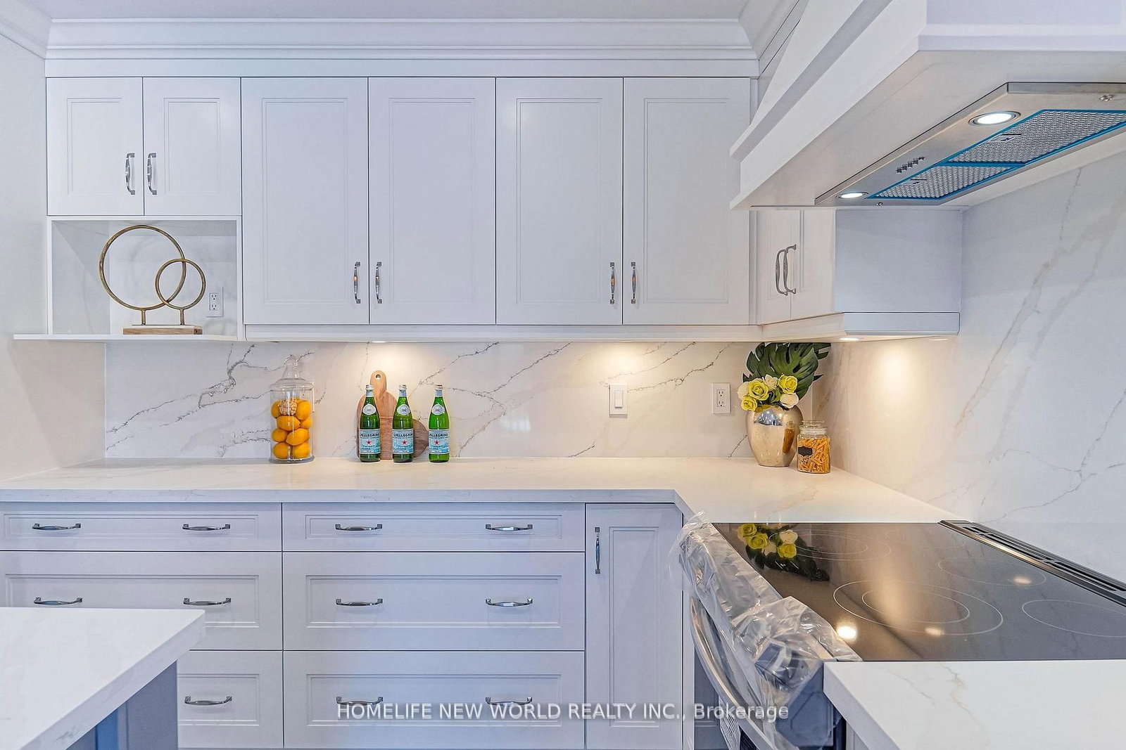 Detached House for sale at 15 Marylebone Crescent, Richmond Hill, Ontario, L4E 2L5 - Oak Ridges Lake Wilcox - MLS: N12886826