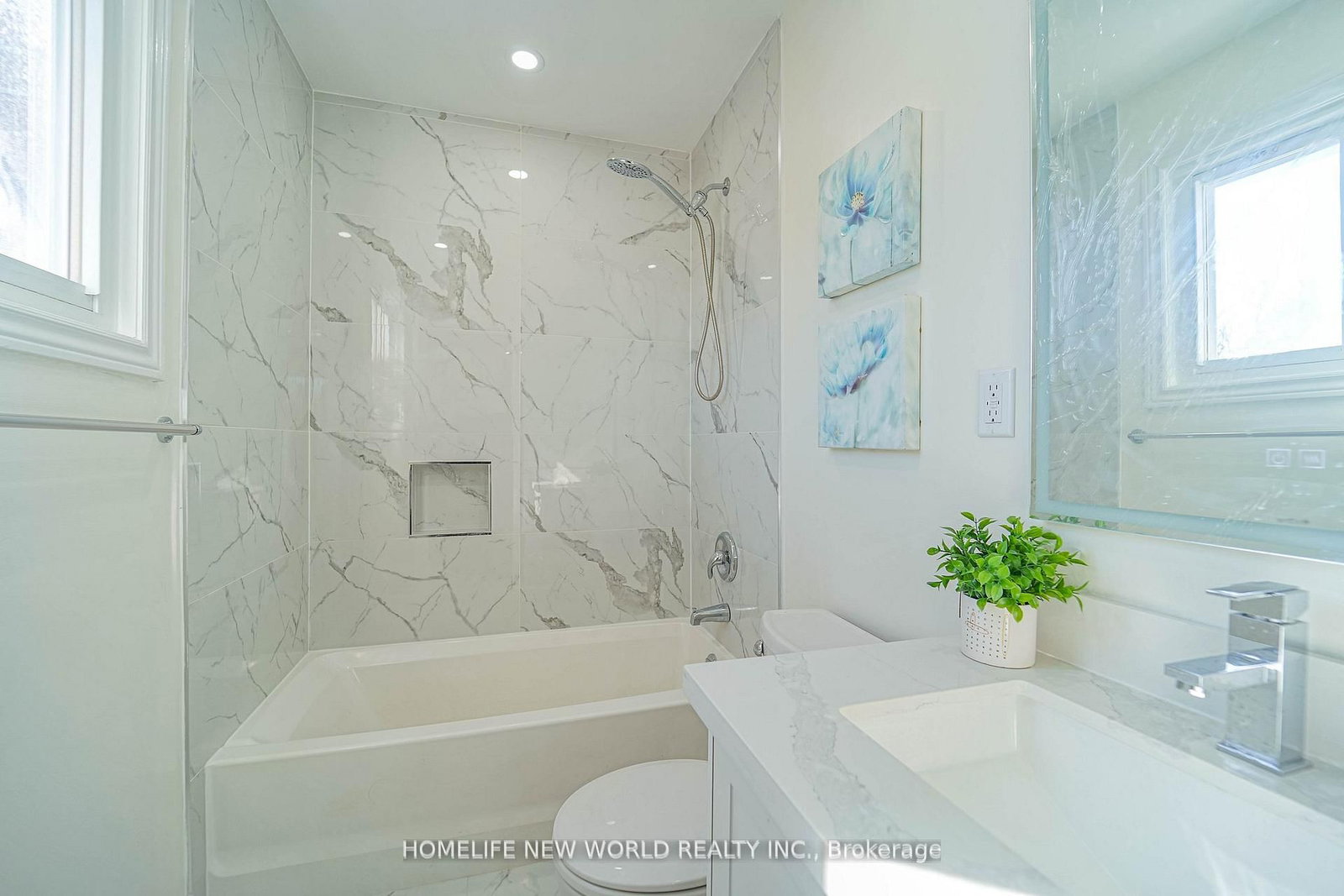 Detached House for sale at 15 Marylebone Crescent, Richmond Hill, Ontario, L4E 2L5 - Oak Ridges Lake Wilcox - MLS: N12886826