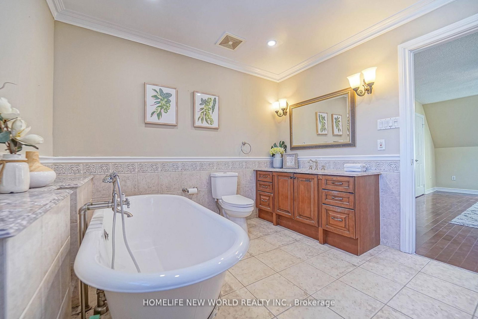 Detached House for sale at 15 Marylebone Crescent, Richmond Hill, Ontario, L4E 2L5 - Oak Ridges Lake Wilcox - MLS: N12886826